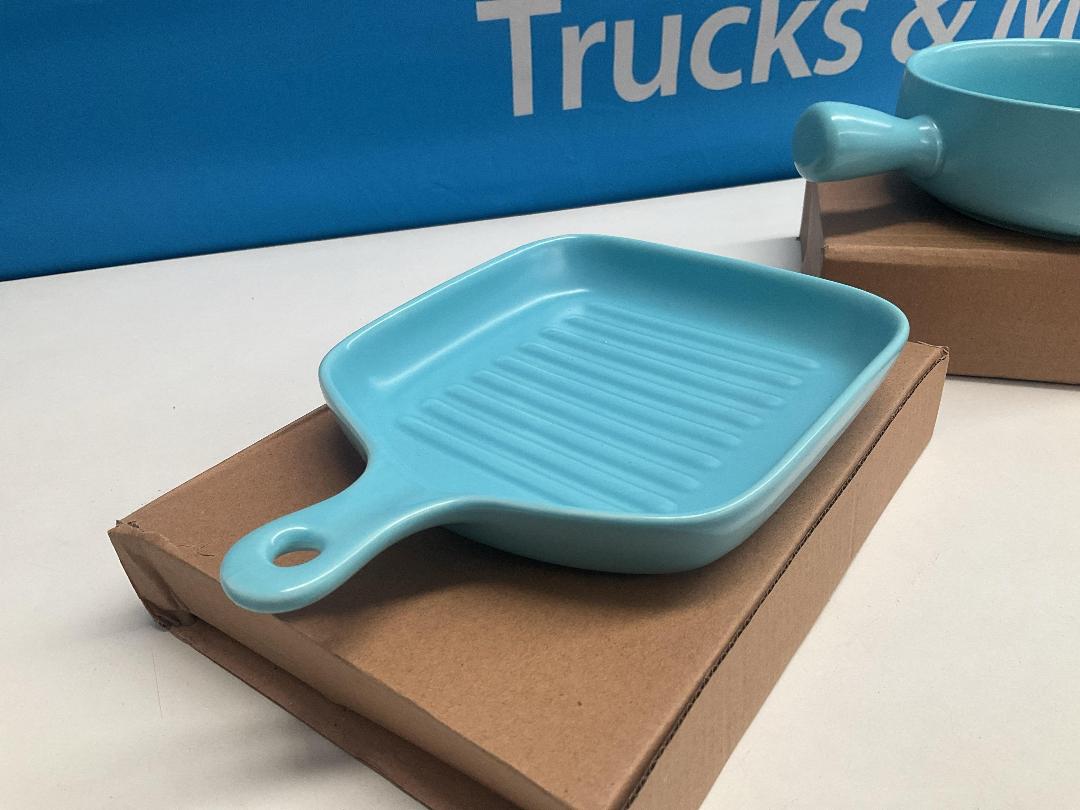 Photo '2' of Ceramic Serving Dishes / Bakeware Set - Blue (2pce) *NEW* Photo '2' of Ceramic Serving Dishes / Bakeware Set - Blue (2pce) *NEW*