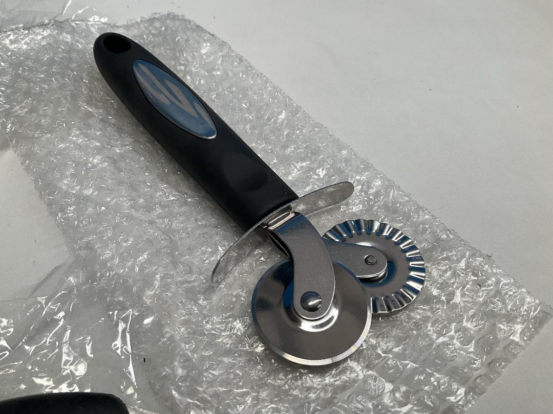 Photo '3' of Pastry Tool Set - Rolling , Blending , Scraping & Cutting (4pce) *NEW* Photo '3' of Pastry Tool Set - Rolling , Blending , Scraping & Cutting (4pce) *NEW*