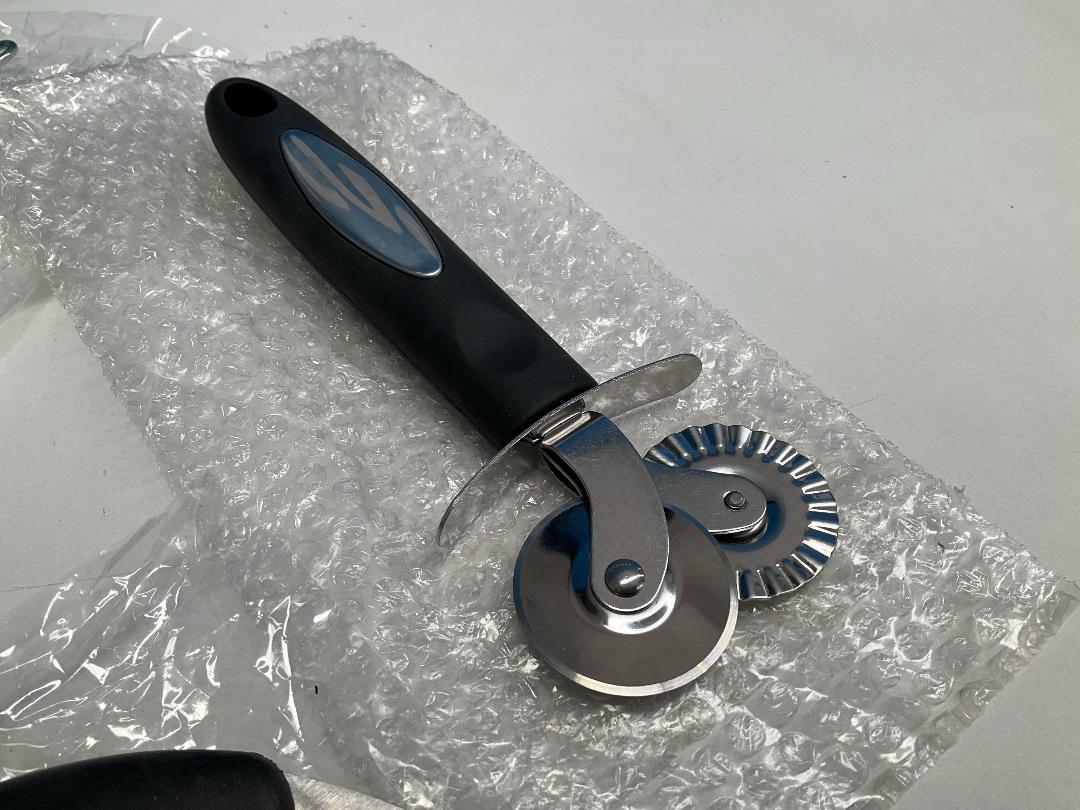 Photo '3' of Pastry Tool Set - Rolling , Blending , Scraping & Cutting (4pce) *NEW* Photo '3' of Pastry Tool Set - Rolling , Blending , Scraping & Cutting (4pce) *NEW*