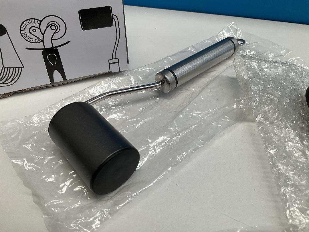 Photo '4' of Pastry Tool Set - Rolling , Blending , Scraping & Cutting (4pce) *NEW* Photo '4' of Pastry Tool Set - Rolling , Blending , Scraping & Cutting (4pce) *NEW*