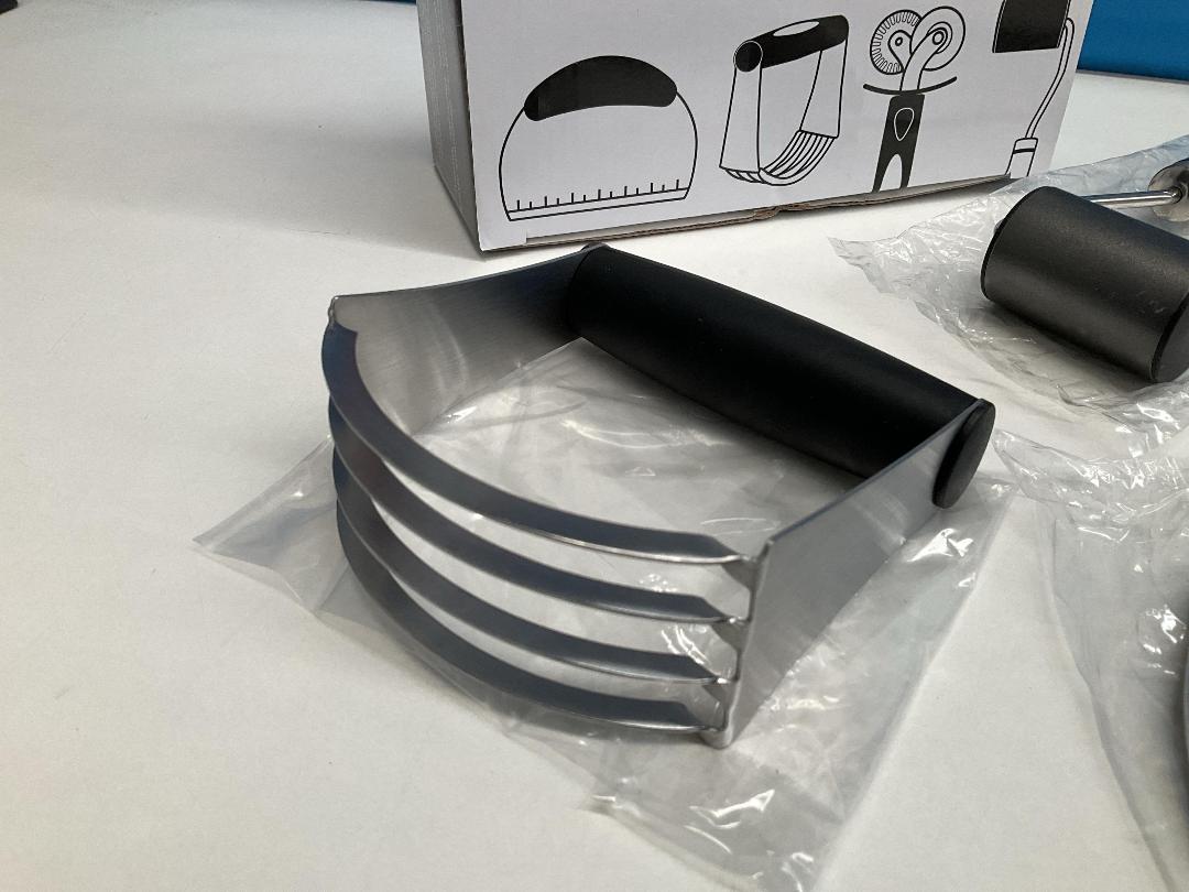 Photo '5' of Pastry Tool Set - Rolling , Blending , Scraping & Cutting (4pce) *NEW* Photo '5' of Pastry Tool Set - Rolling , Blending , Scraping & Cutting (4pce) *NEW*