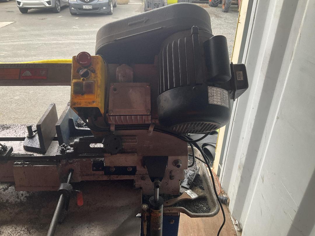 Photo '3' of Metal Cutting Band Saw Photo '3' of Metal Cutting Band Saw