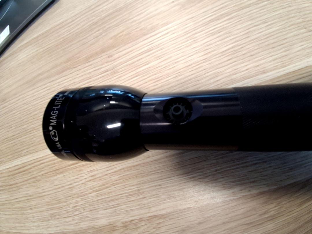 Photo '2' of 3D Cell Flashlight