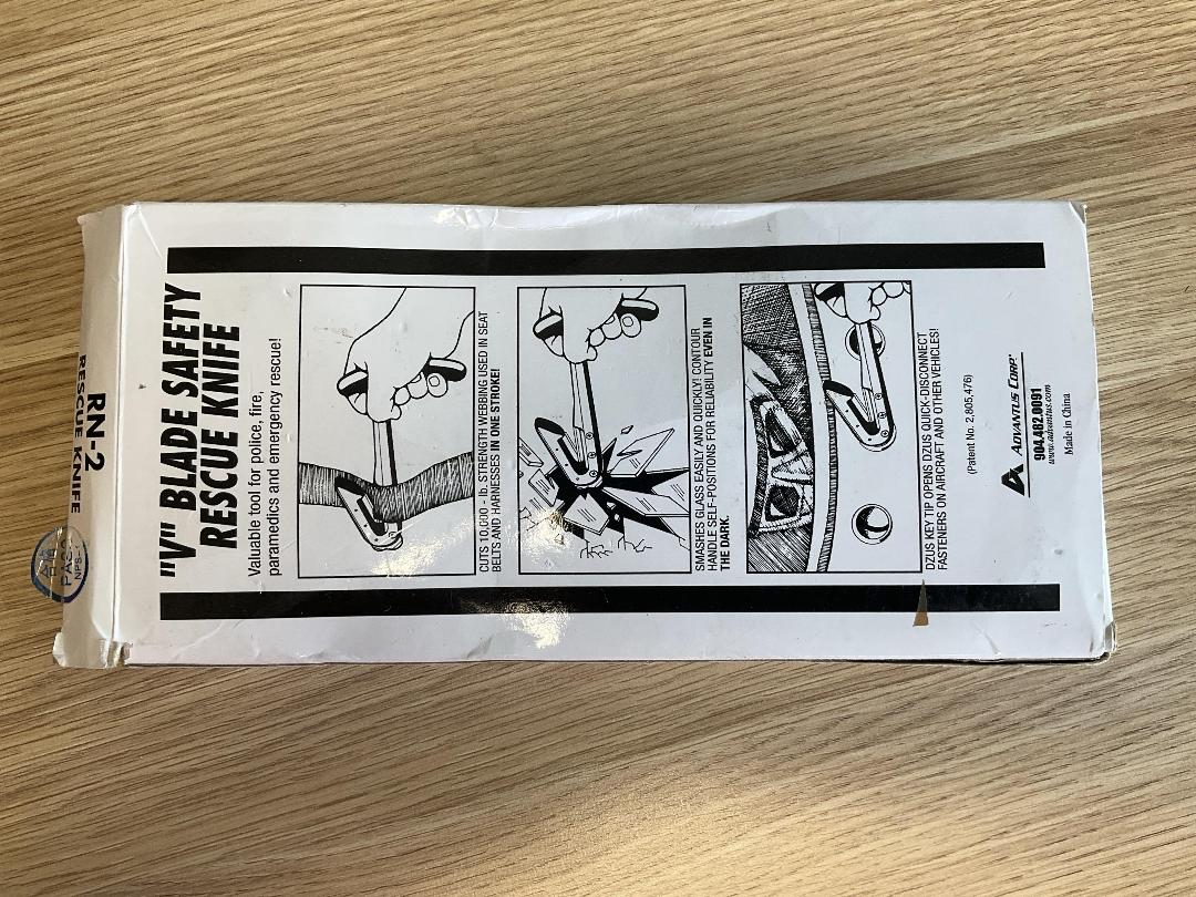 Photo '4' of Adventure Corp V Blade Rescue Knife