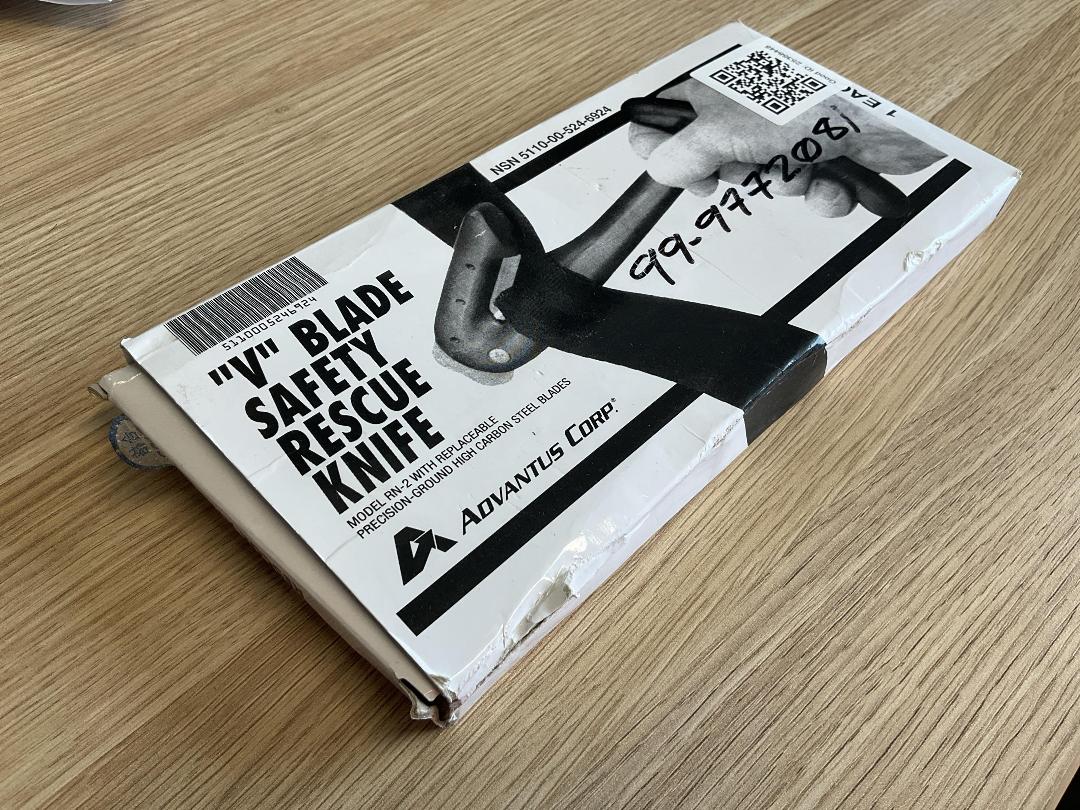 Photo '3' of Adventure Corp V Blade Rescue Knife