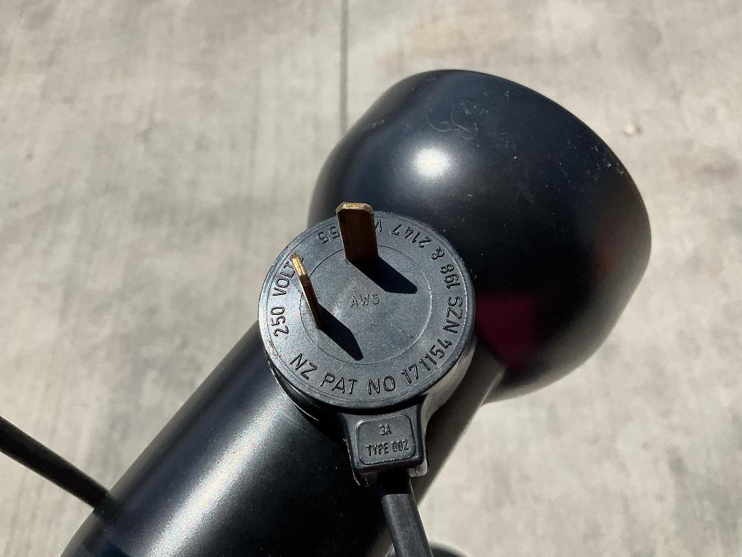 Photo '11' of 2x Black Coloured Standing Lamps Photo '11' of 2x Black Coloured Standing Lamps