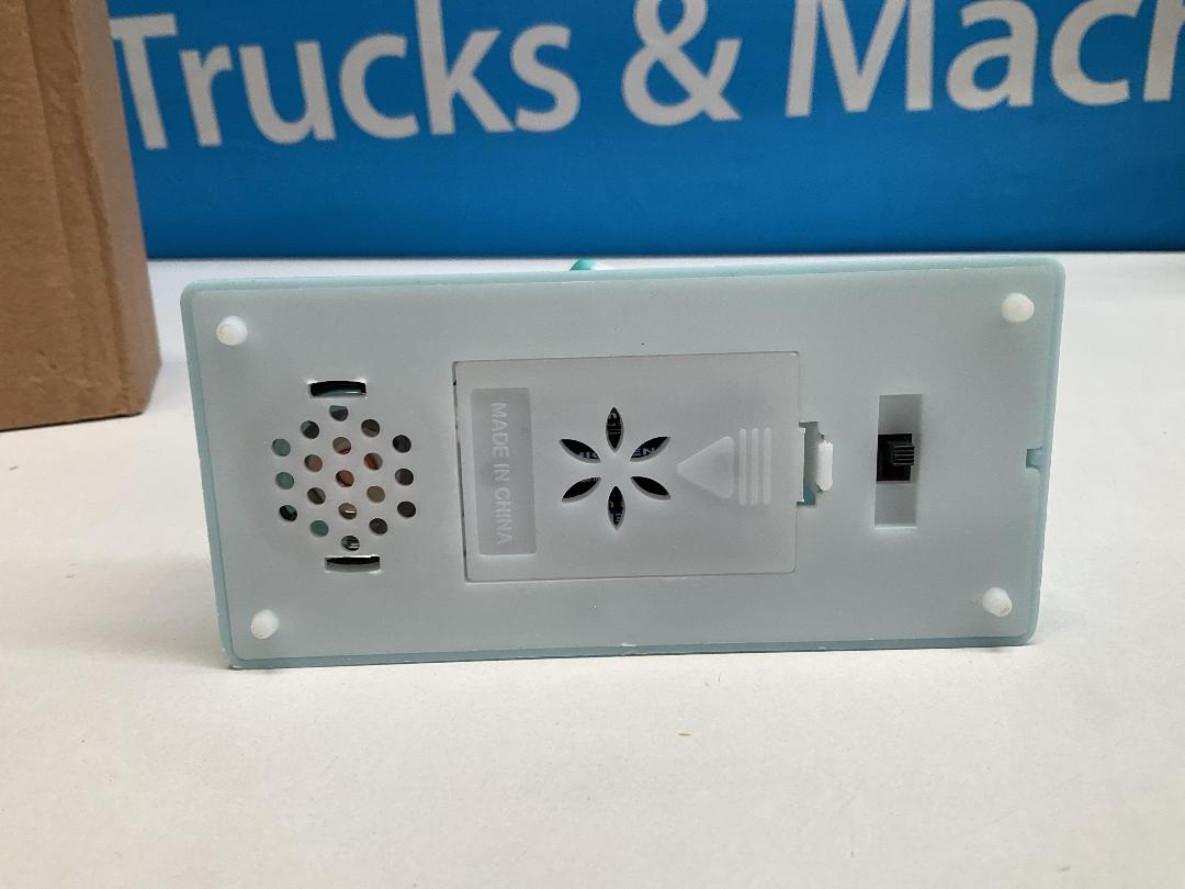 Photo '4' of LED Night Light Music Box w. Squeaking Unicorn - Blue *NEW*