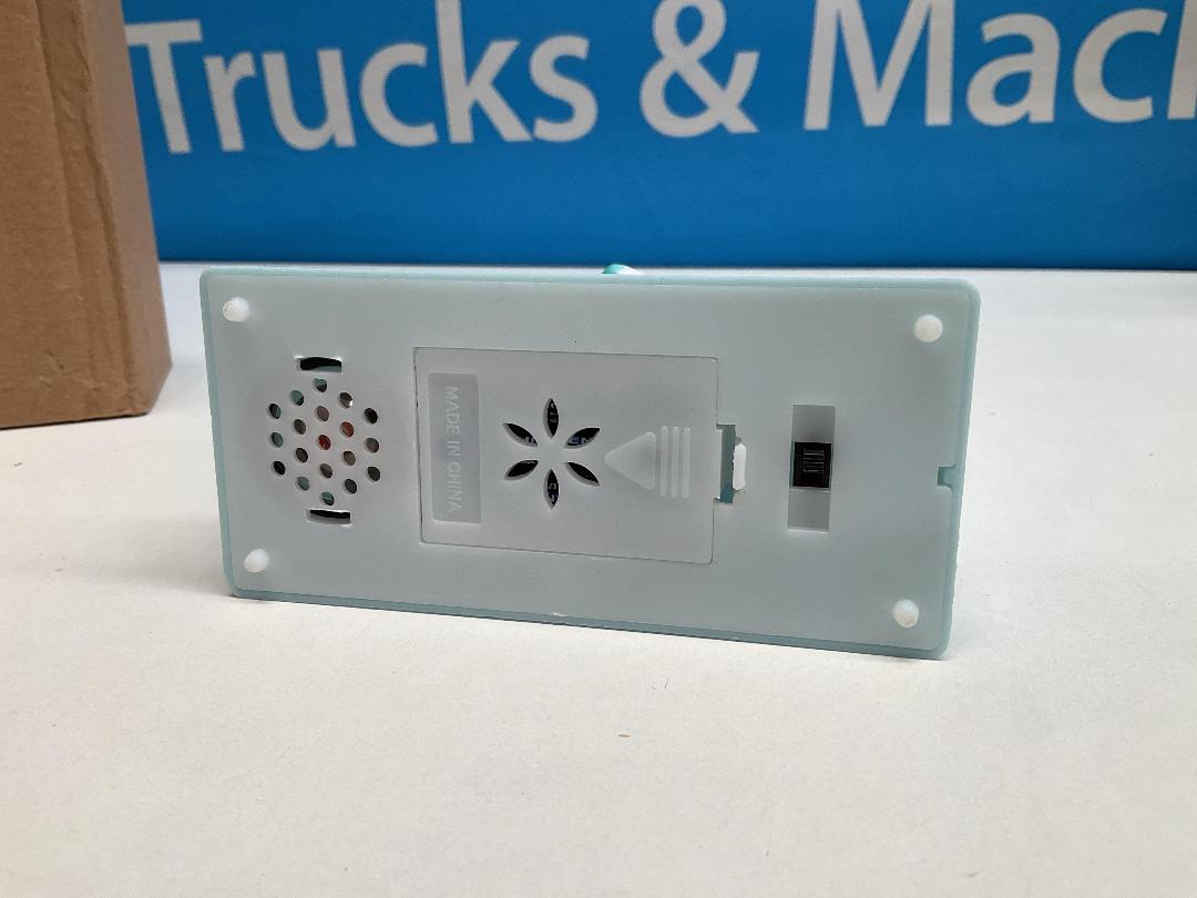 Photo '4' of LED Night Light Music Box w. Squeaking Unicorn - Blue *NEW* Photo '4' of LED Night Light Music Box w. Squeaking Unicorn - Blue *NEW*