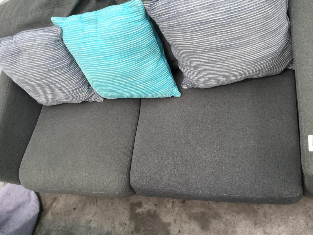 Photo '4' of 2 & 3 Seater Lounge Suite