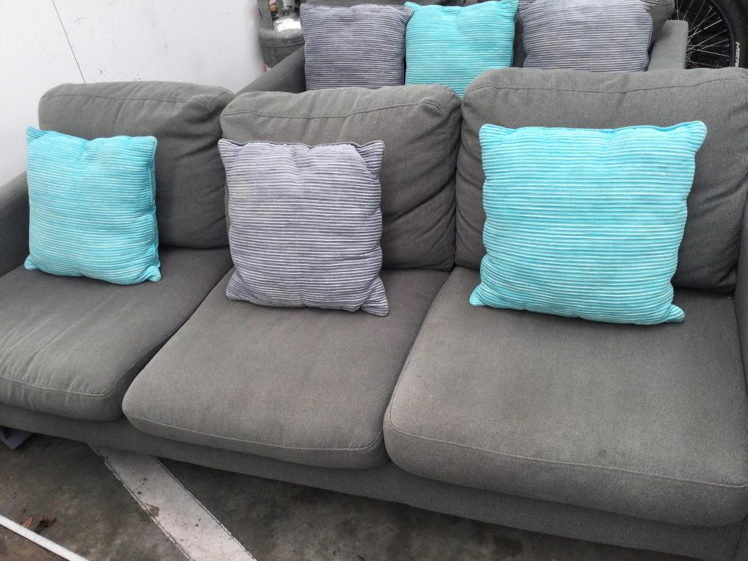 Photo '10' of 2 & 3 Seater Lounge Suite