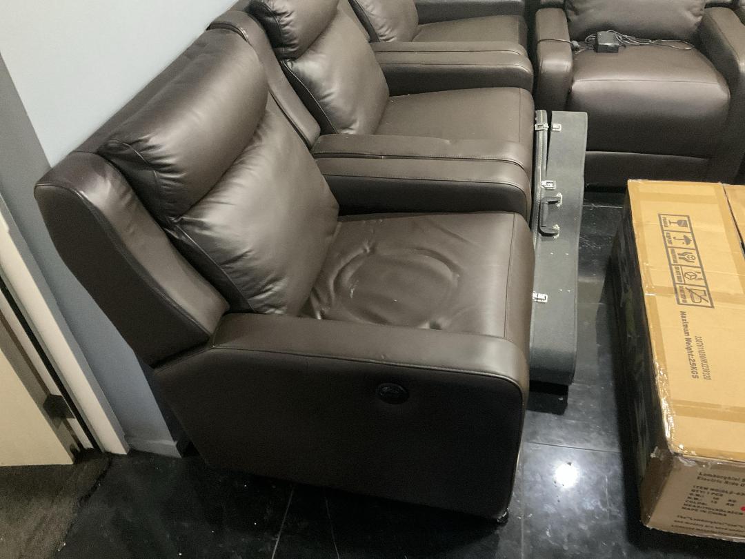 Photo '2' of Electrical Reclining Sofa Chair x4