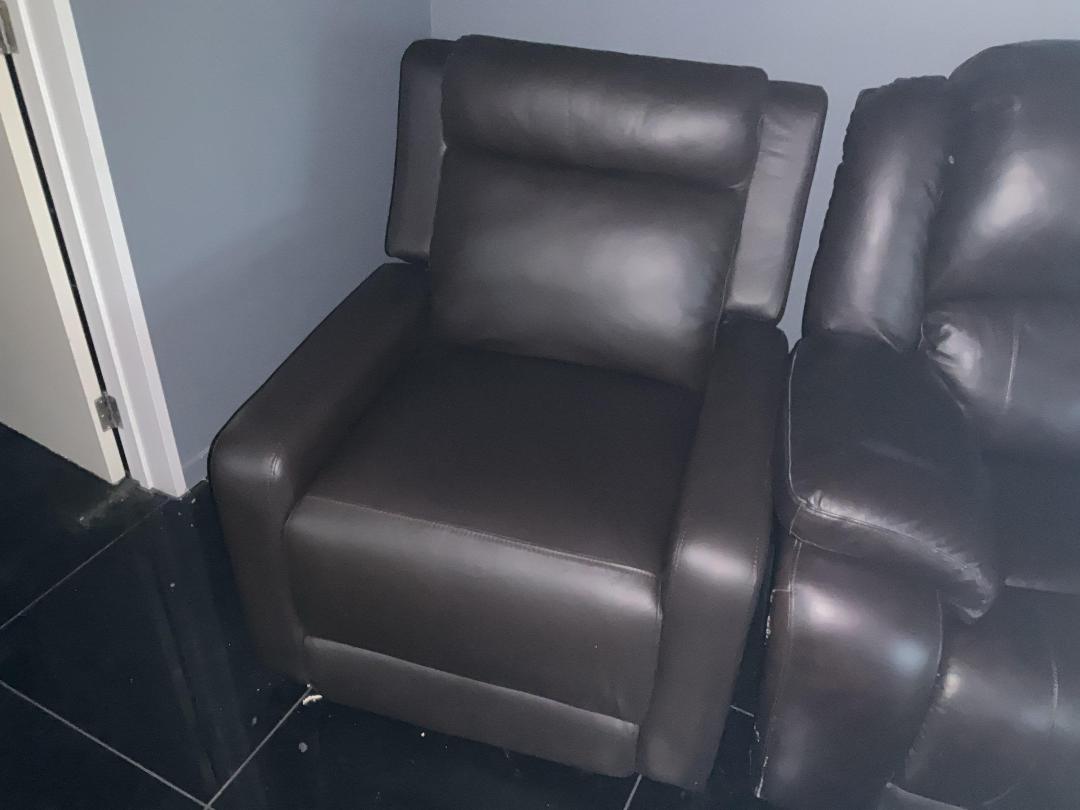 Photo '3' of Electrical Reclining Sofa Chair x4