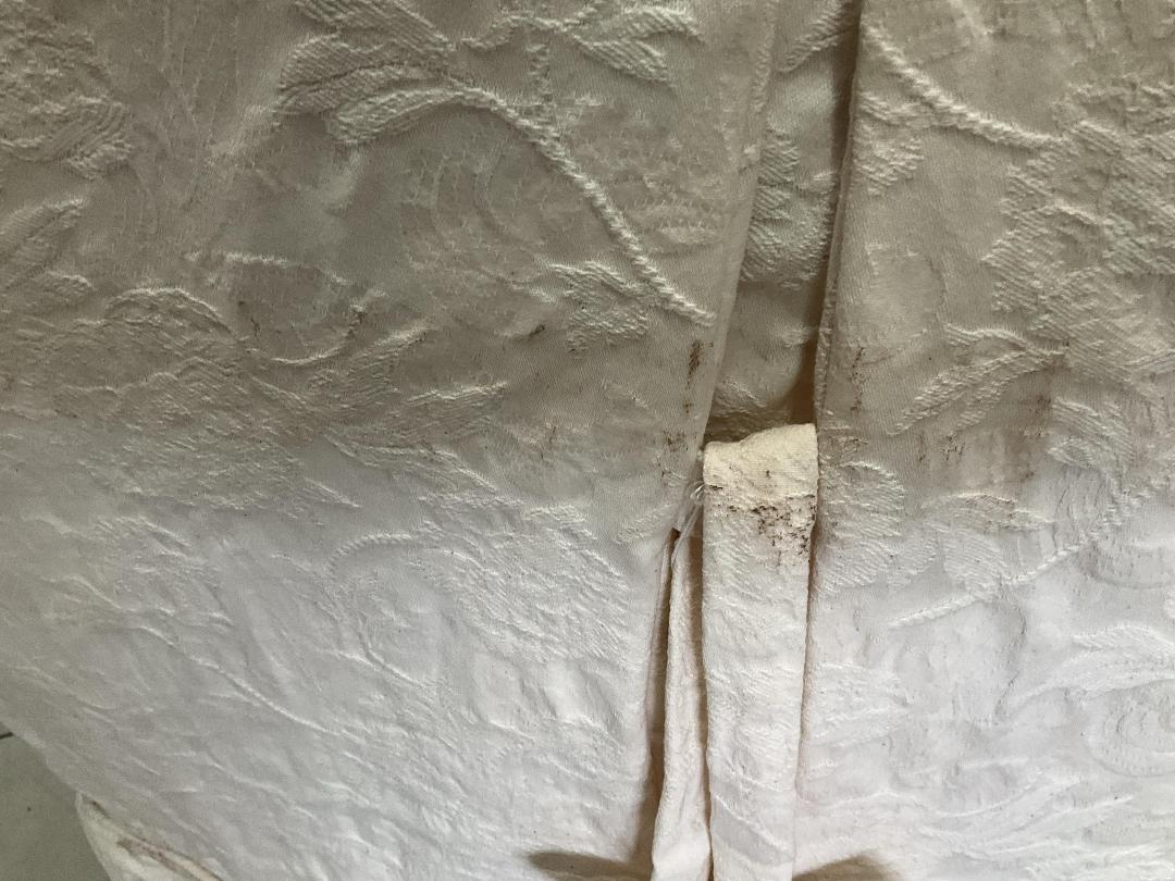 Photo '14' of White Coloured Armchair on Wheels Photo '14' of White Coloured Armchair on Wheels