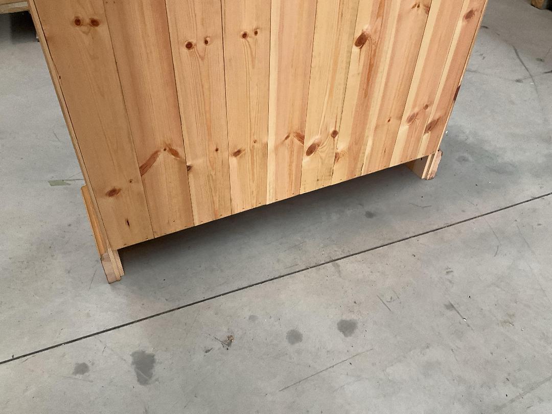 Photo '8' of Wooden-Like Shelf/Bookshelf