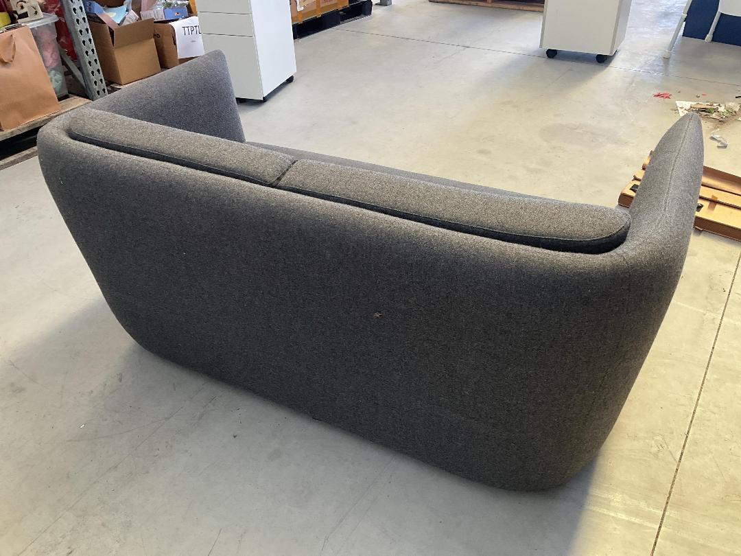 Photo '4' of 2 Seater Modern Couch