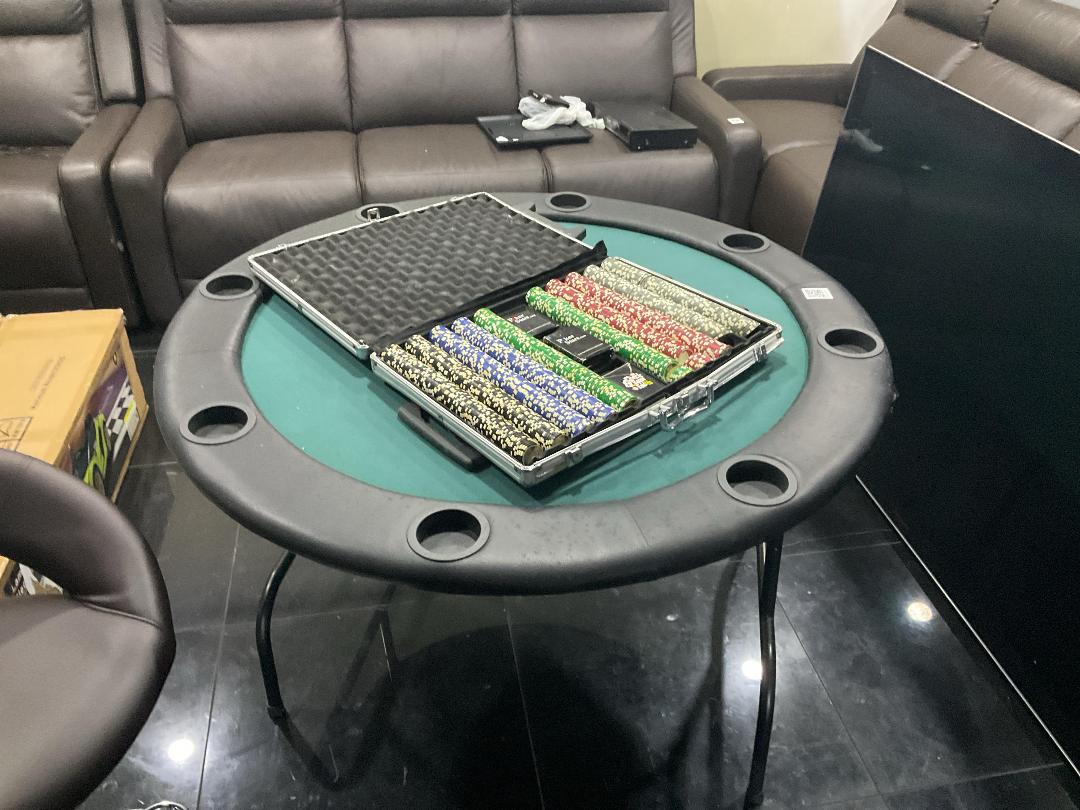 Photo '2' of 8-Player Folding Poker Table & Set