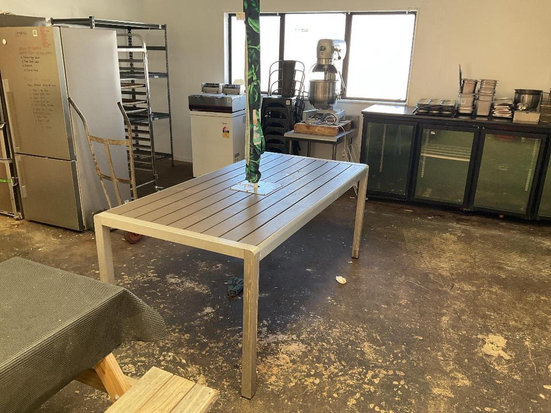 Photo '3' of Steel and wood outdoor table