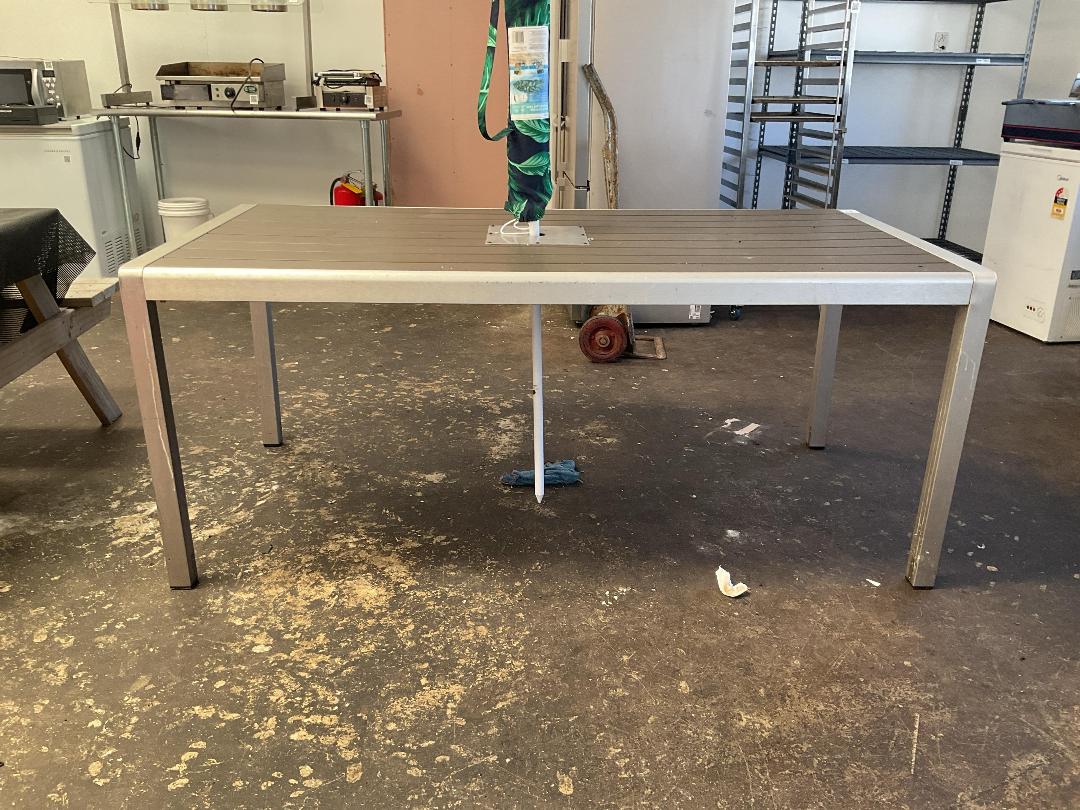 Photo '4' of Steel and wood outdoor table