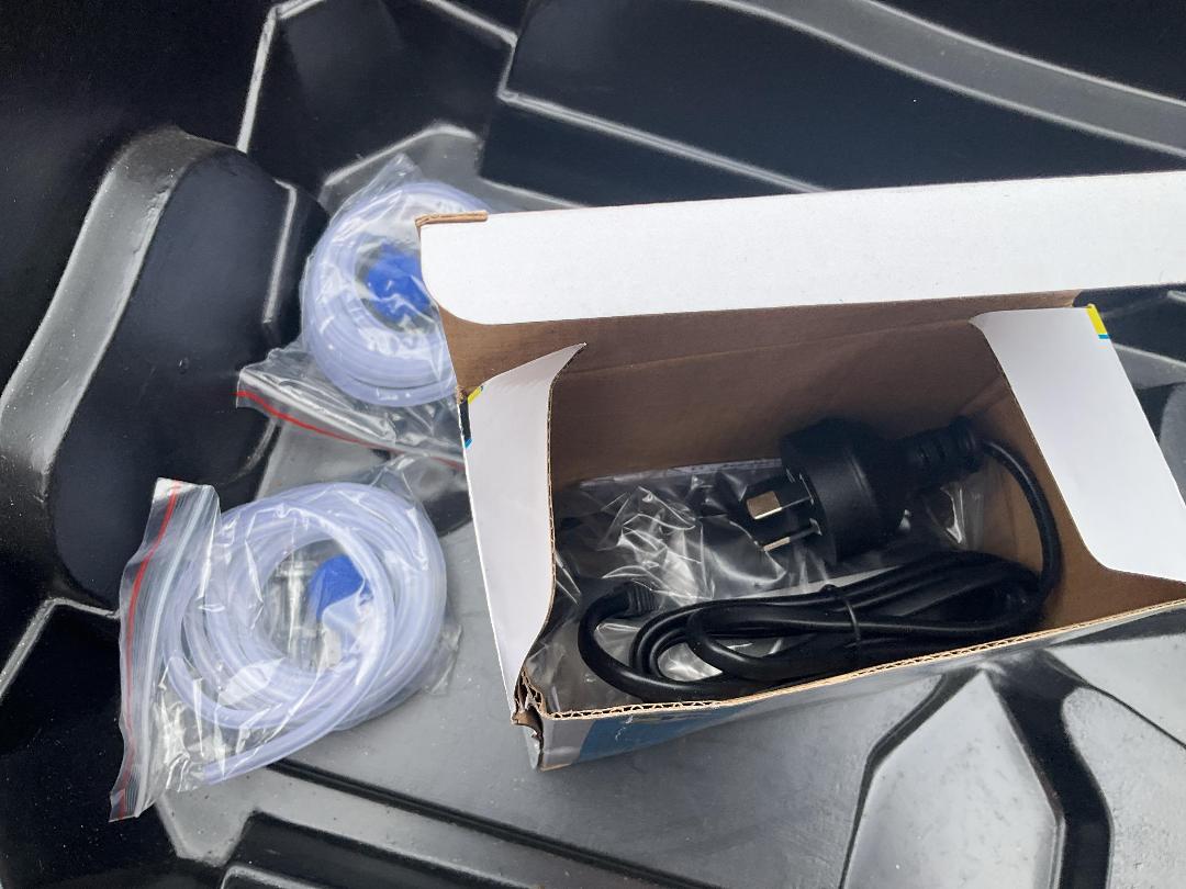 Photo '2' of 3-plant oxypot hydroponics