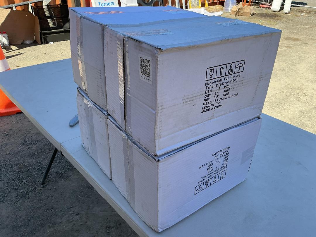 Photo '2' of 4x Black-Inside Foil Ducting (203mmX10m)