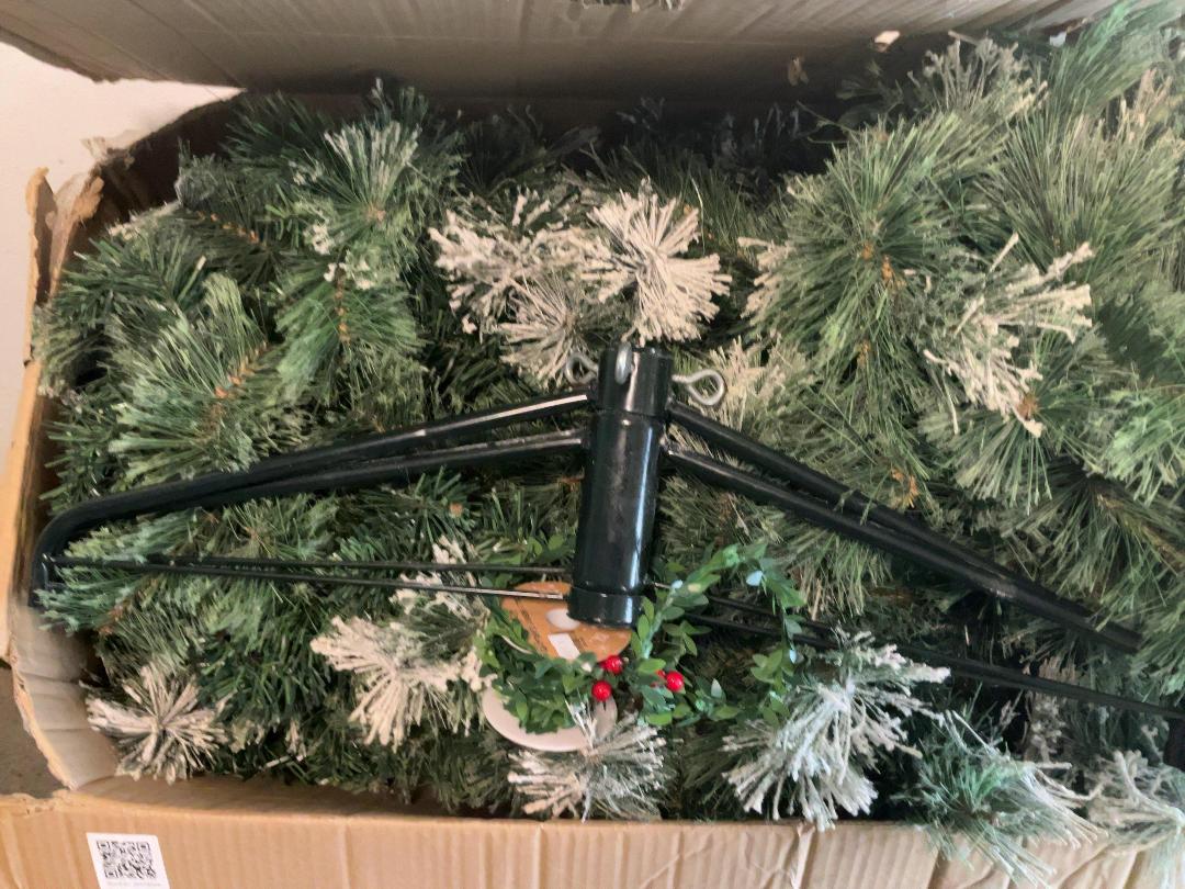 Photo '2' of Christmas Tree and decorations Photo '2' of Christmas Tree and decorations