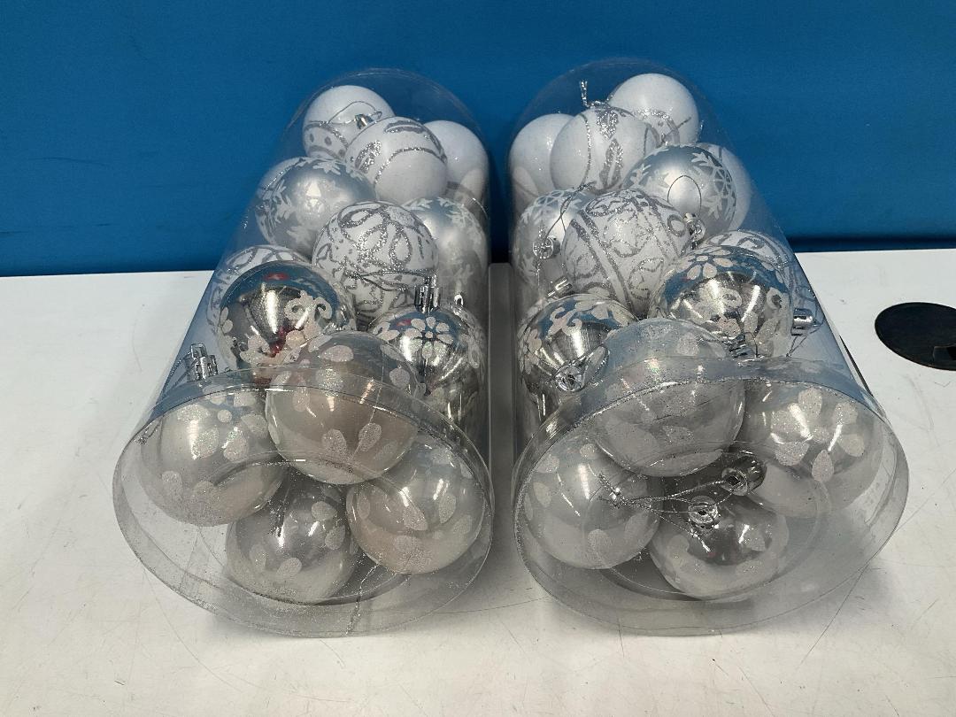 Photo '4' of Christmas Baubles - White & Silvers - 2 Tubes *NEW* Photo '4' of Christmas Baubles - White & Silvers - 2 Tubes *NEW*