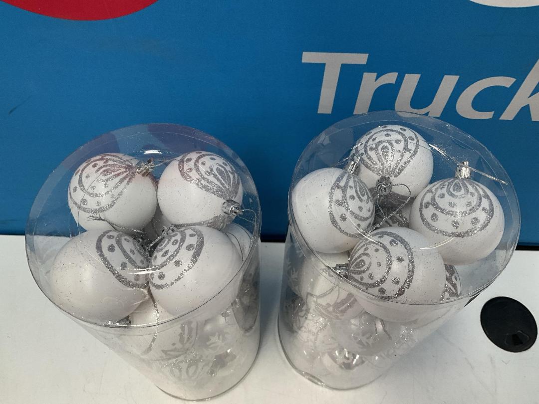 Photo '2' of Christmas Baubles - White & Silvers - 2 Tubes *NEW* Photo '2' of Christmas Baubles - White & Silvers - 2 Tubes *NEW*