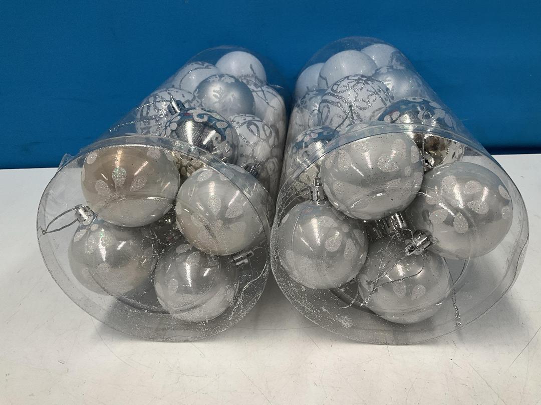 Photo '5' of Christmas Baubles - White & Silvers - 2 Tubes *NEW* Photo '5' of Christmas Baubles - White & Silvers - 2 Tubes *NEW*