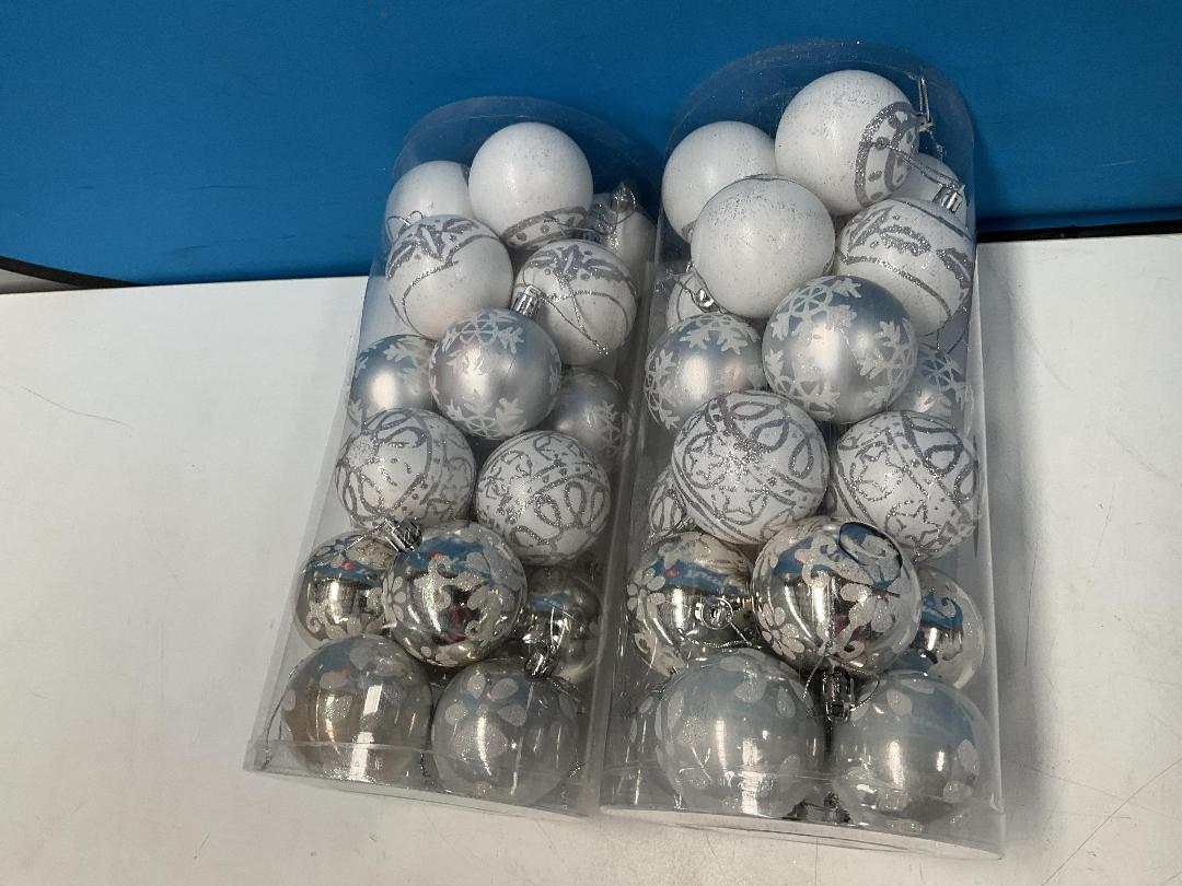 Photo '4' of Christmas Baubles - White & Silvers - 2 Tubes *NEW*