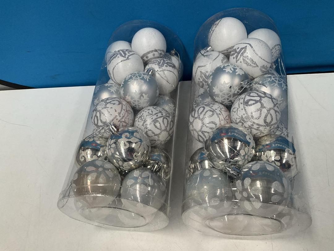 Photo '4' of Christmas Baubles - White & Silvers - 2 Tubes *NEW*