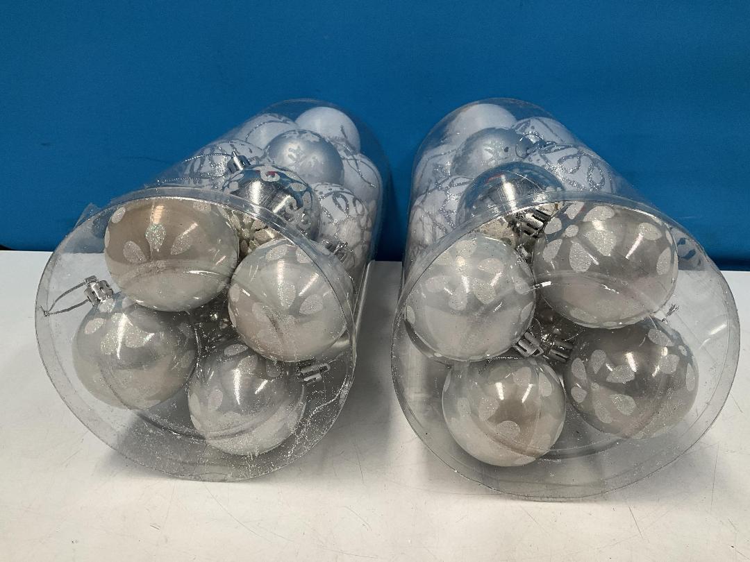 Photo '5' of Christmas Baubles - White & Silvers - 2 Tubes *NEW*