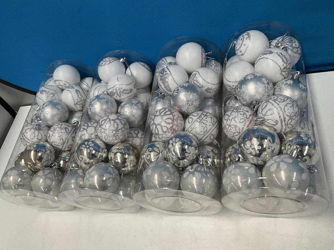 Photo '5' of Christmas Baubles - White & Silvers - 4 Tubes *NEW* Photo '5' of Christmas Baubles - White & Silvers - 4 Tubes *NEW*