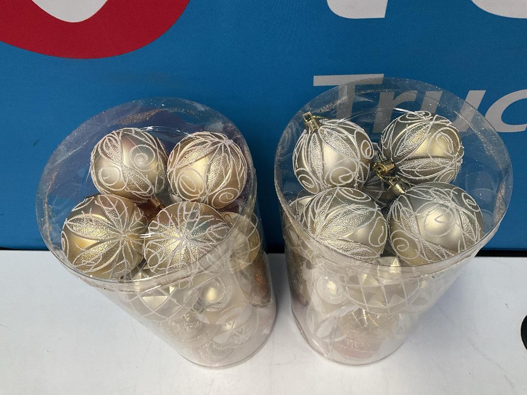 Photo '2' of Christmas Baubles - Gold Coloured, Orange/White - 2 Tubes *NEW* Photo '2' of Christmas Baubles - Gold Coloured, Orange/White - 2 Tubes *NEW*