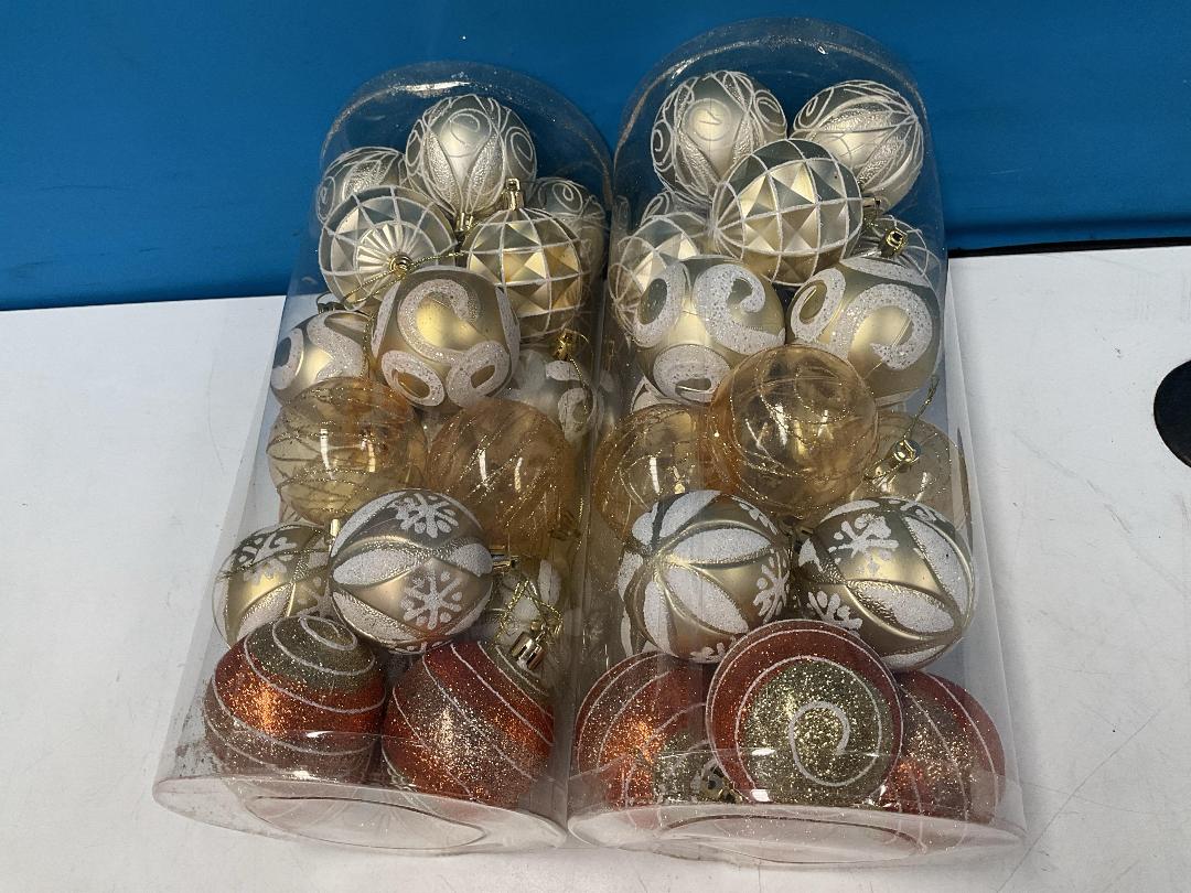 Photo '5' of Christmas Baubles - Gold Coloured, Orange/White - 2 Tubes *NEW* Photo '5' of Christmas Baubles - Gold Coloured, Orange/White - 2 Tubes *NEW*