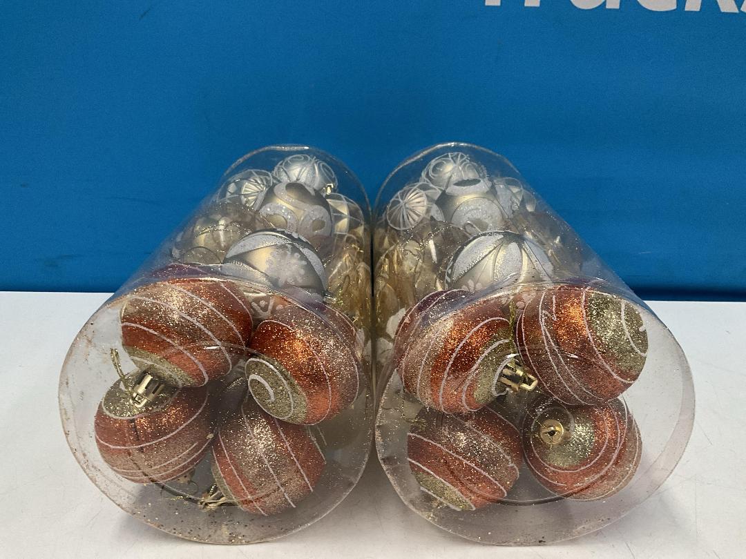 Photo '4' of Christmas Baubles - Gold Coloured, Orange/White - 2 Tubes *NEW* Photo '4' of Christmas Baubles - Gold Coloured, Orange/White - 2 Tubes *NEW*