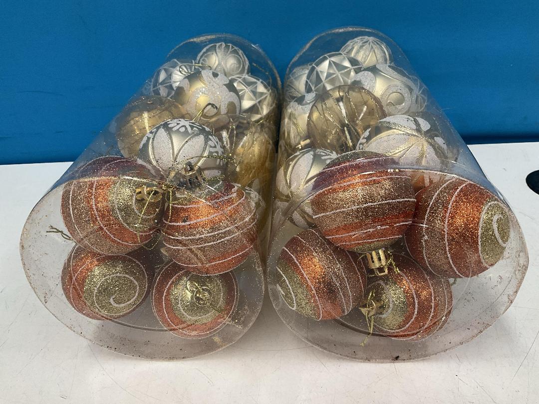 Photo '4' of Christmas Baubles - Gold Coloured, Orange/White - 2 Tubes *NEW* Photo '4' of Christmas Baubles - Gold Coloured, Orange/White - 2 Tubes *NEW*