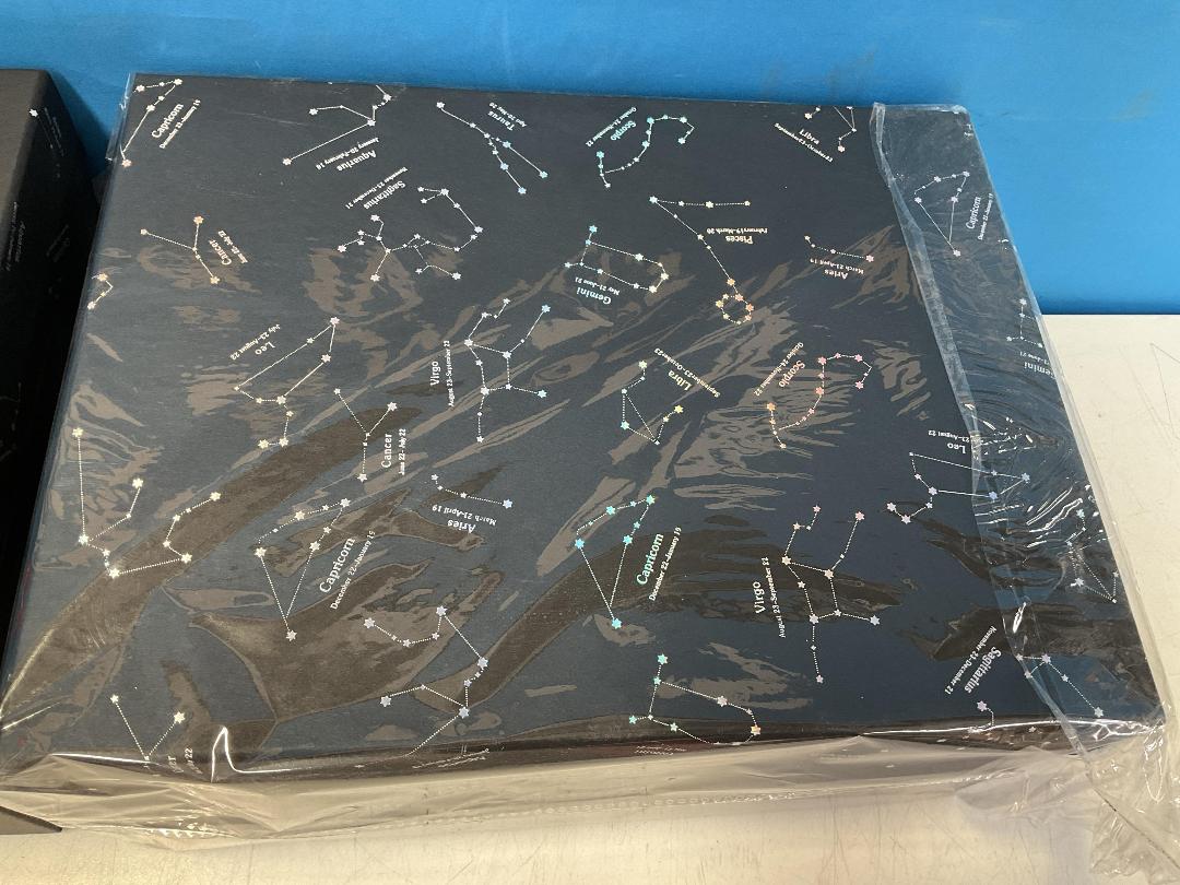 Photo '3' of High Quality Gift Box - Black w/ Pattern (2pce) - 33 x 25 x 14cm