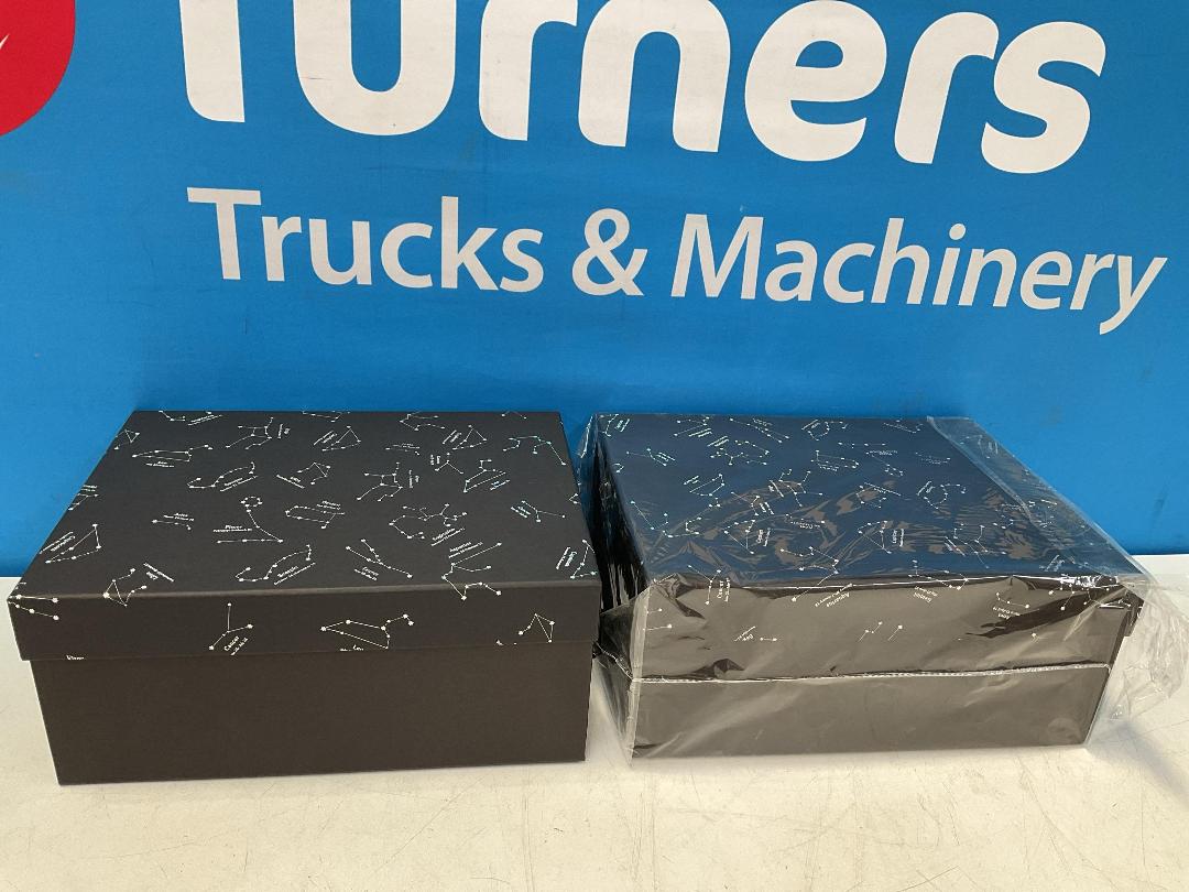 Photo '4' of High Quality Gift Box - Black w/ Pattern (2pce) - 33 x 25 x 14cm