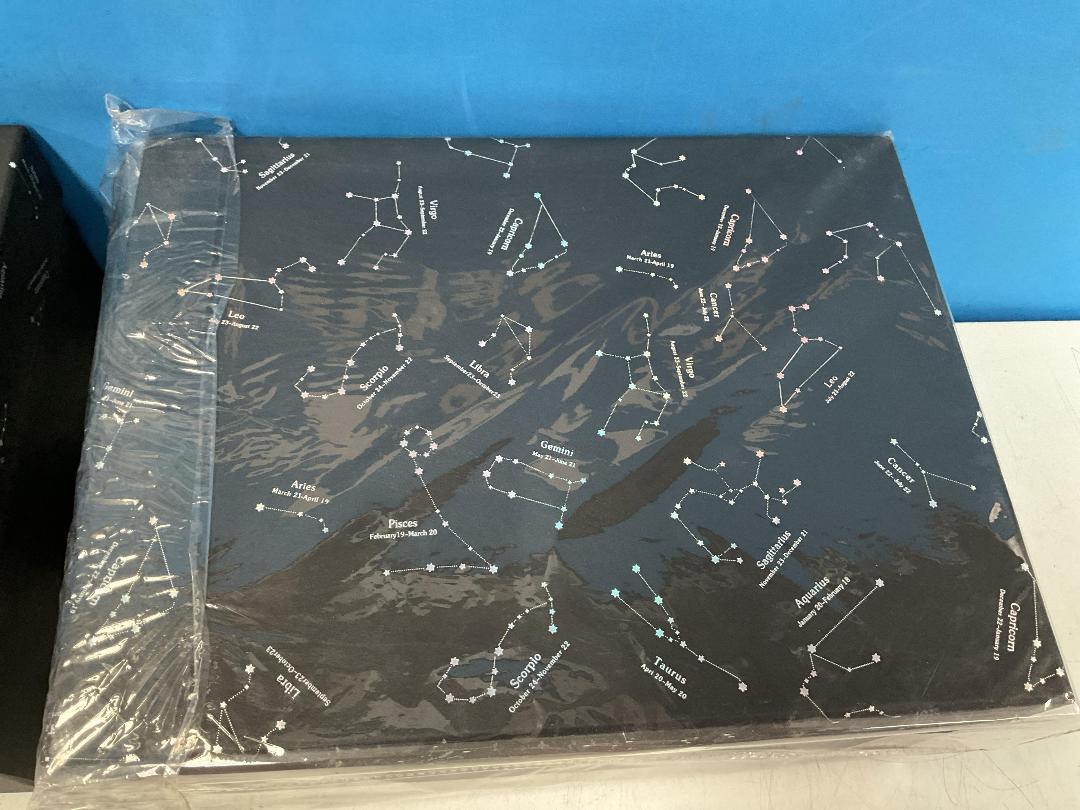 Photo '3' of High Quality Gift Box - Black w/ Pattern (2pce) - 33 x 25 x 14cm