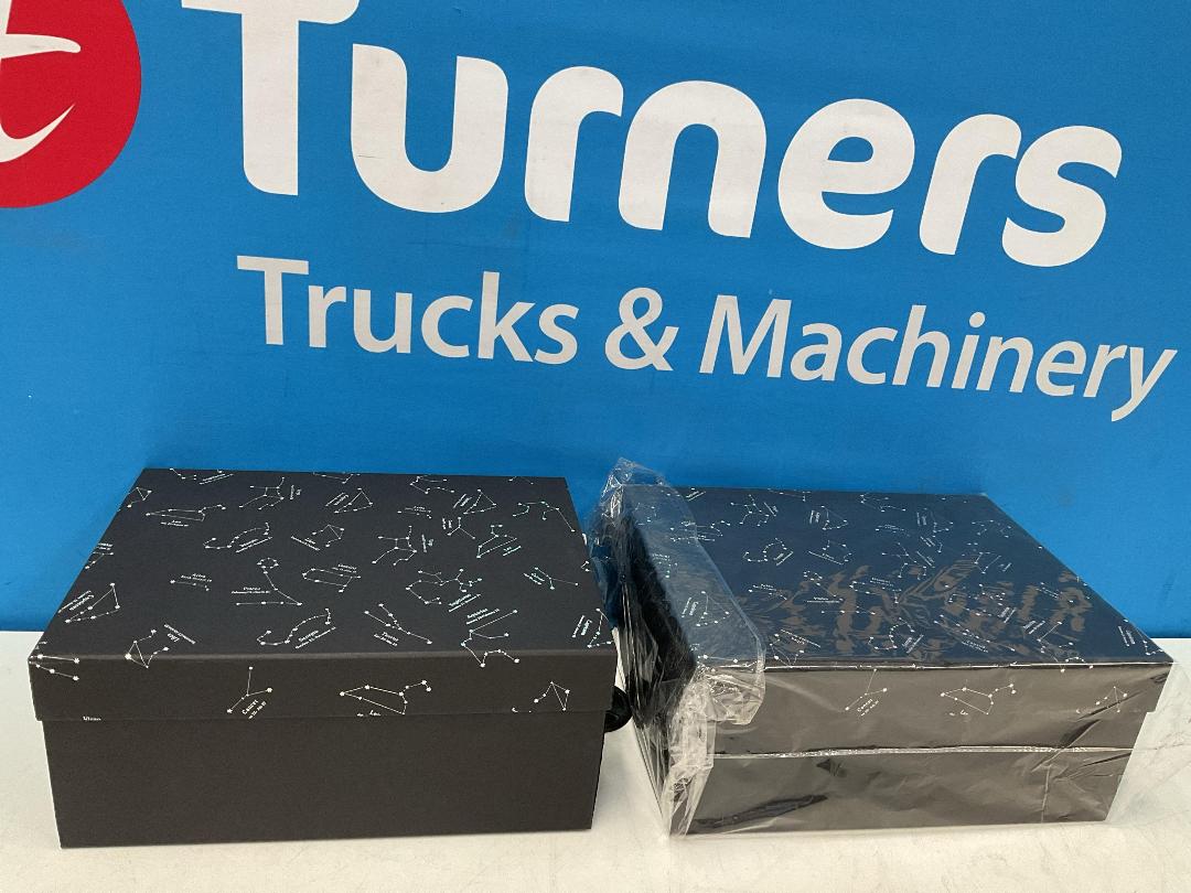 Photo '4' of High Quality Gift Box - Black w/ Pattern (2pce) - 33 x 25 x 14cm