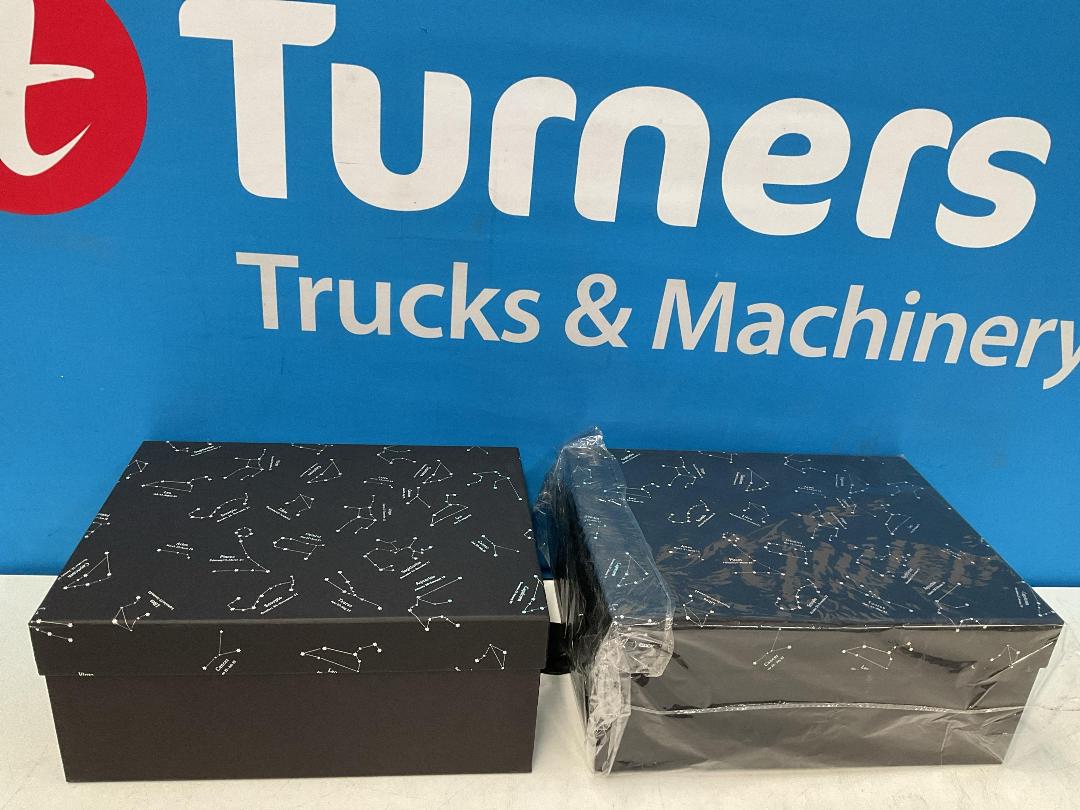 Photo '4' of High Quality Gift Box - Black w/ Pattern (2pce) - 33 x 25 x 14cm