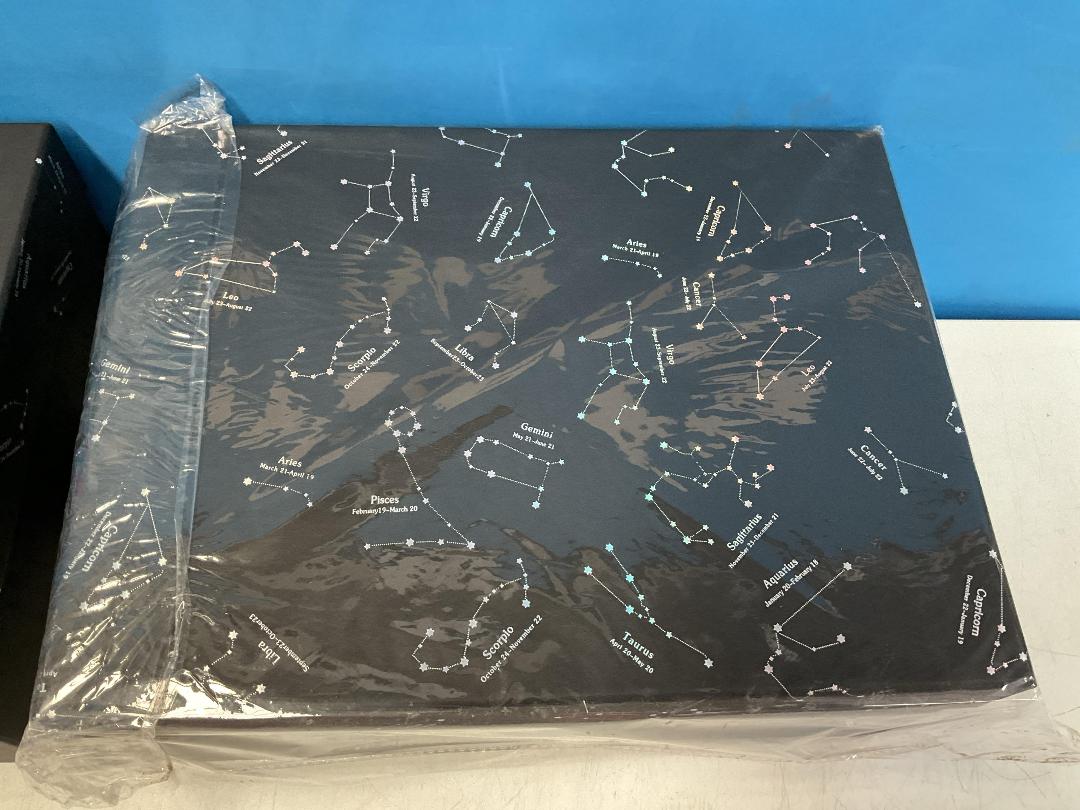 Photo '3' of High Quality Gift Box - Black w/ Pattern (2pce) - 33 x 25 x 14cm