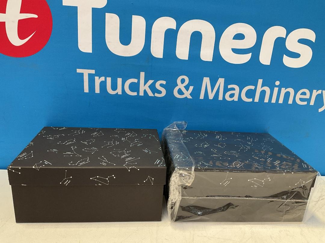 Photo '4' of High Quality Gift Box - Black w/ Pattern (2pce) - 33 x 25 x 14cm