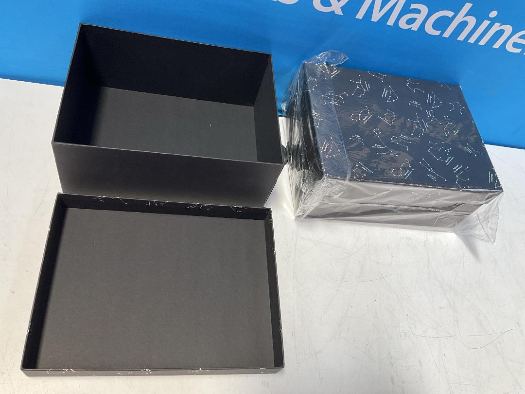 Photo '6' of High Quality Gift Box - Black w/ Pattern (2pce) - 33 x 25 x 14cm Photo '6' of High Quality Gift Box - Black w/ Pattern (2pce) - 33 x 25 x 14cm