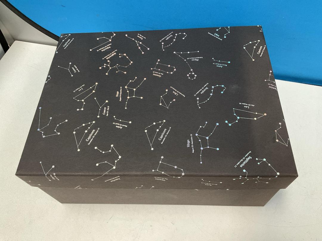 Photo '7' of Clear Plastic-Like Star Tree Decorations (27pces) and a Gift Box Photo '7' of Clear Plastic-Like Star Tree Decorations (27pces) and a Gift Box