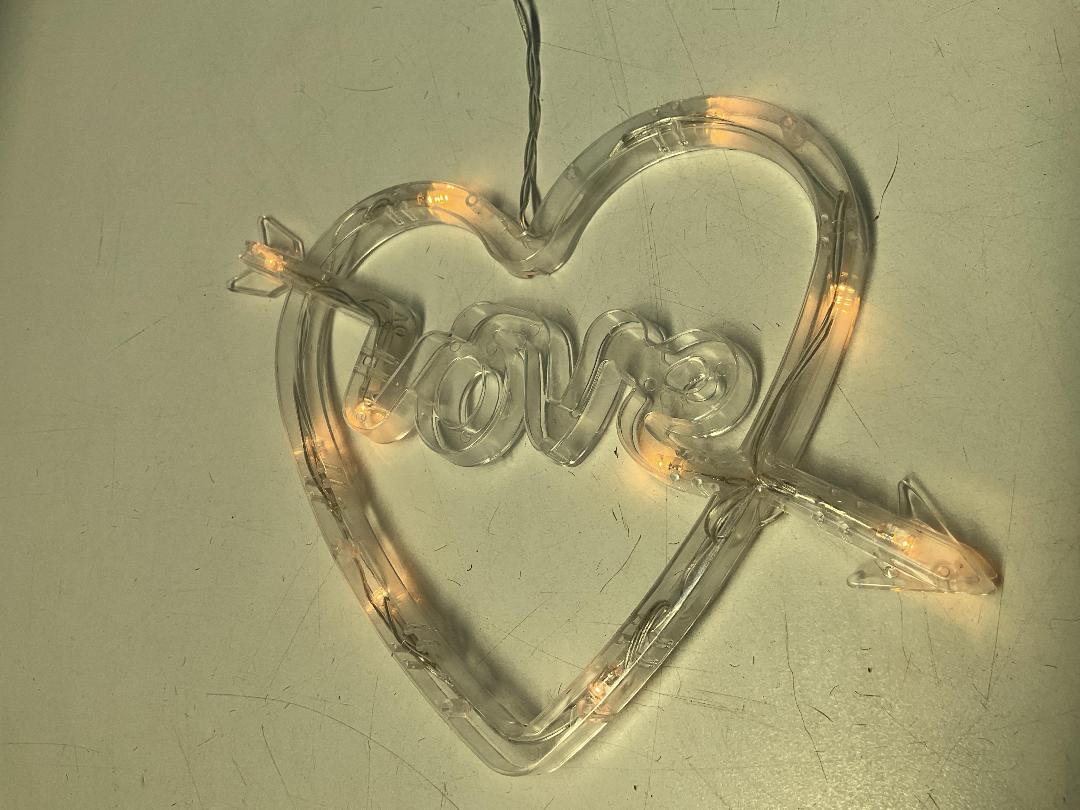 Photo '3' of Love Heart with Arrow Shaped Hanging / Suction Lights - (5pce) *NEW* Photo '3' of Love Heart with Arrow Shaped Hanging / Suction Lights - (5pce) *NEW*