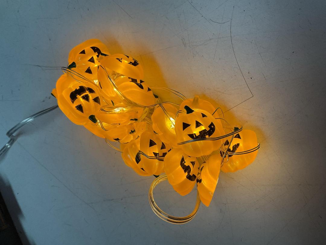 Photo '3' of 21x Packs of Halloween Pumpkin and 6x Packs of Pineapple String Lights *NEW*
