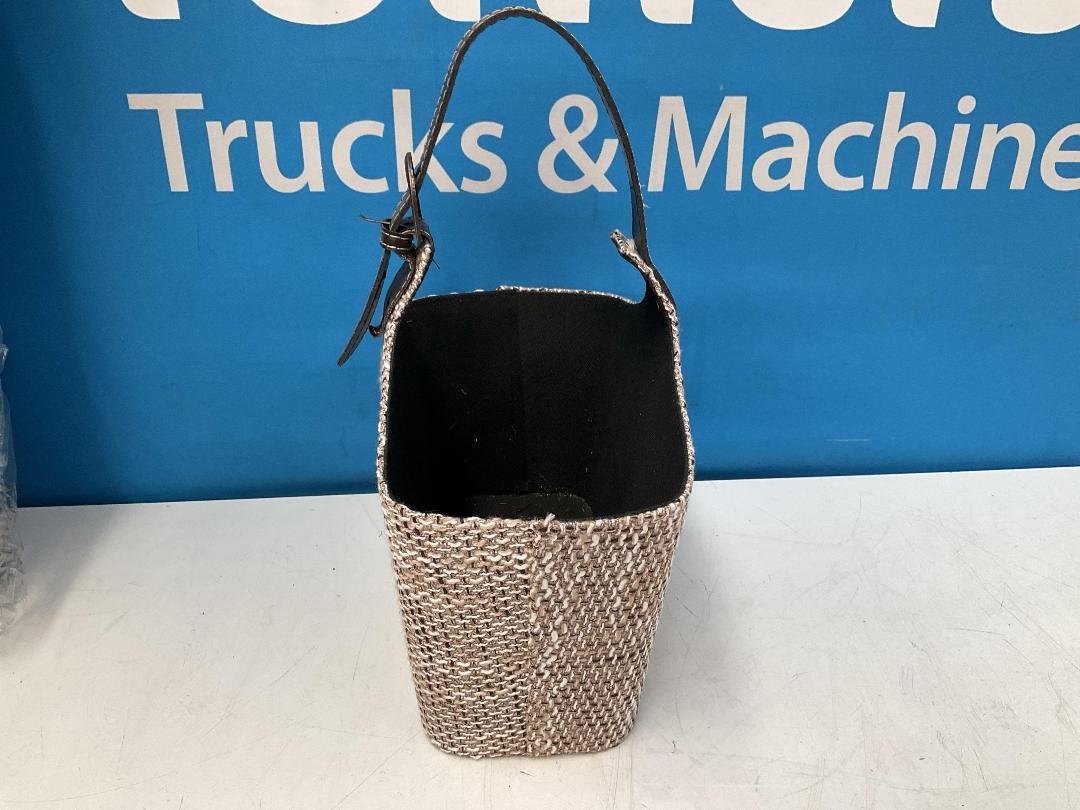 Photo '5' of 17x Brown/Beige/White Coloured Gift Bags