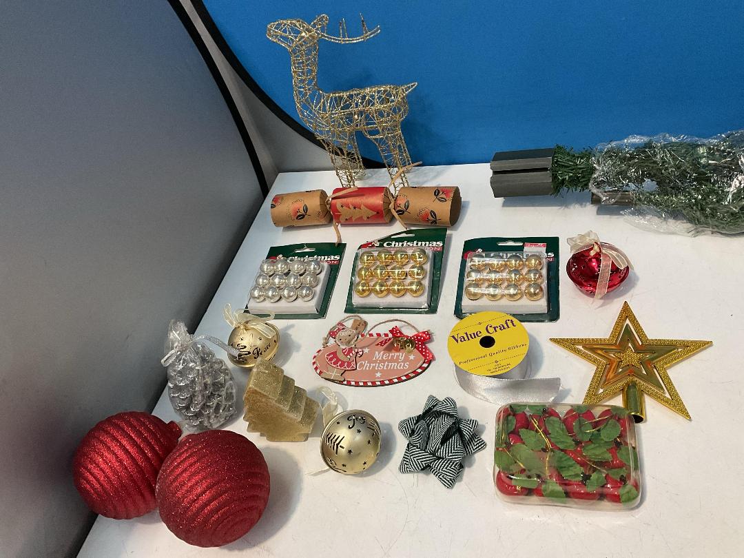 Photo '7' of Christmas Decorations and Christmas Tree/s