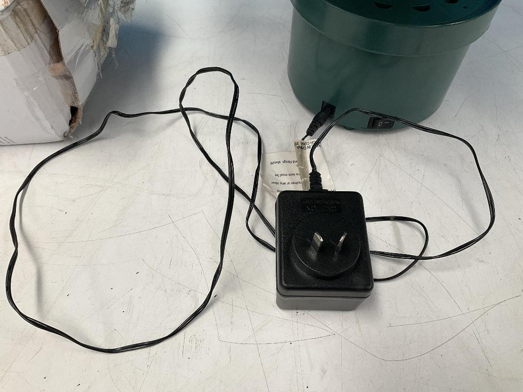 Photo '4' of Colour Changing Fibre Optic Christmas Tree - 120cm